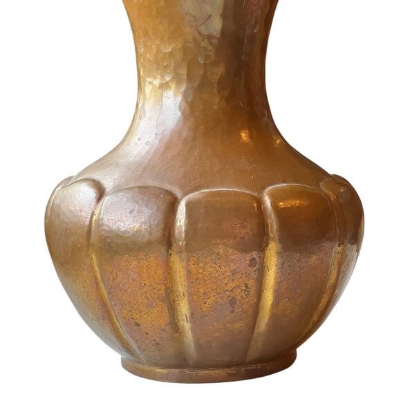 Hand Hammered Copper Vase  10" Tall Seamless Collectible Arts & Crafts Era - Picture 7 of 10
